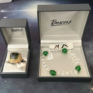 Costume Jewelry: Green & Gold Tone Ring and Clear & Green Bead Stretch Bracelet